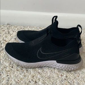 Nike women flyknits